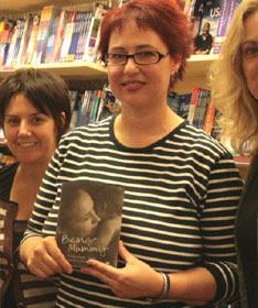 Amanda Blair (left) with author Anne-marie Taplin